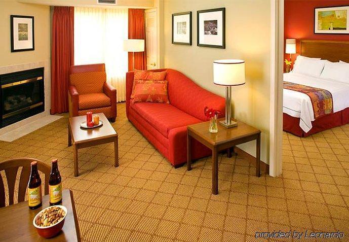 Residence Inn By Marriott Fort Collins Esterno foto